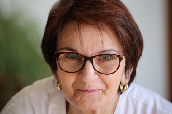 Czy nasze oczy też się starzeją? Zdrowie, LIFESTYLE - Ludzkie oko w trakcie życia człowieka przechodzi diametralne zmiany. W okresie niemowlęcym zmysł wzroku rozwija się w szalonym tempie z dnia na dzień, a organizm przygotowuje się do jego wykorzystywania przez długie lata.