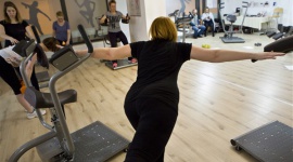 Przejść menopauzę w podskokach , LIFESTYLE - Menopauza wiąże się często z uciążliwymi objawami takimi jak: wybuchy gorąca, nadmierne pocenie, a nawet stany depresyjne.