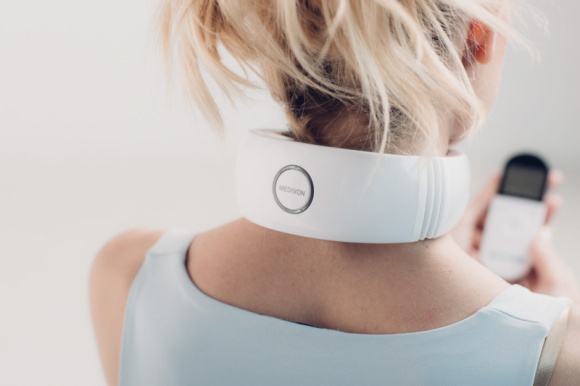 Ratunek dla Twojego karku Zdrowie, LIFESTYLE - Medivon, wiodący producent urządzeń do masażu i akcesoriów healthcare, wprowadził na rynek masażer szyi i karku MK-2701, który ma za zadanie rozmasować i uwolnić od bólu spięty kark i plecy.