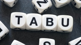 Kupa wstydu, czyli dlaczego wydalanie jest wciąż tematem tabu , LIFESTYLE - Według antropologów kultury, kwestie związane z wydalaniem to najstarsze tabu, jakie udało się odkryć. Dlaczego? Czy można to zmienić?