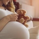 Fizjoterapia w ciąży i po porodzie – kiedy zgłosić się do specjalisty?