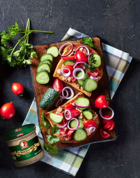 Dietetyk radzi: Co jeść w okresie letnim? Zdrowie, LIFESTYLE - W lecie organizm domaga się lekkiego żywienia, opierającego się na warzywach i owocach, które obfitują w witaminy i składniki mineralne, obecne przede wszystkim w produktach sezonowych.