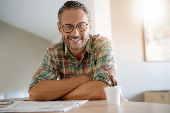 Kiedy trzeba wybrać się do dentysty? 5 oznak, że to najwyższy czas odwiedzić lek Zdrowie, LIFESTYLE - Stan zdrowia jamy ustnej Polaków może niepokoić. Mamy bardzo wysoki odsetek osób z próchnicą, zapaleniami przyzębia, a także znacznie niższą – niż wśród mieszkańców innych krajów Europy – liczbę zachowanych zębów u seniorów.