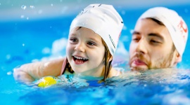 Peeling medyczny receptą na zniszczoną słońcem skórę , LIFESTYLE - Peeling usuwa zanieczyszczenia i obumarły naskórek. Regularne zabiegi wykonywane samodzielnie pozwalają zachować subtelną i gładką skórę. Gdy jednak ta domowa pielęgnacja nie wystarcza, warto wybrać się na peeling medyczny.