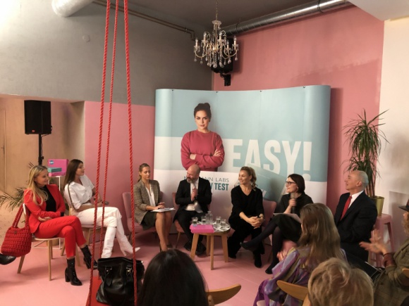 Rak piersi – długie oczekiwanie na leczenie na niskim poziomie Zdrowie, LIFESTYLE - Z danych Krajowego Rejestru Nowotworów wynika, że liczba zachorowań Polek na raka piersi zwiększyła się w ciągu ostatnich 30 lat prawie dwukrotnie. Co roku przybywa prawie 6 tys. pacjentek. Szacuje się, że w kraju żyje ok. 100 tys. chorych.