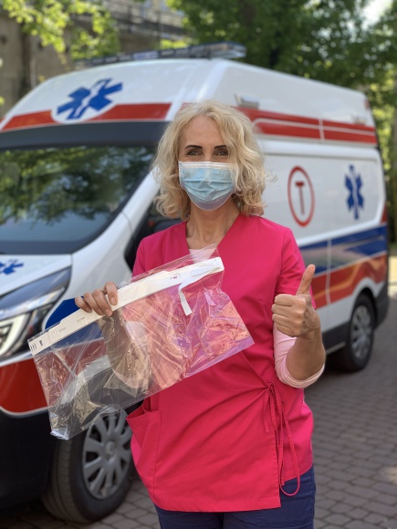 Profilaktyczna higiena rąk – fakty i mity Zdrowie, LIFESTYLE - Lepiej zapobiegać niż leczyć – ten niezaprzeczalny fakt dociera do nas zwłaszcza w okresie wzmożonego narażenia na choroby. W społeczeństwie krąży jednak wiele mitów na temat profilaktyki czystości skóry. Co jest prawdą, a co fałszem? Przyjrzyjmy się kilku obiegowym opiniom.