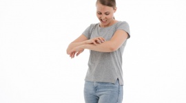 Skuteczne i bezpieczne sprzątanie w domu alergika , LIFESTYLE - Alergia, obok cukrzycy, choroby wrzodowej i nadciśnienia, jest jedną z najpowszechniejszych chorób cywilizacyjnych. Zanieczyszczenie środowiska oraz szybki rozwój aglomeracji miejskich przekładają się na wzrost poziomu szkodliwych substancji zarówno w powietrzu,