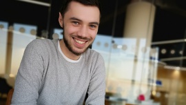 Jaki jest klucz do efektywnej pracy zdalnej? BIZNES, - Epidemia COVID-19 pokazała, że wiele firm może z łatwością przełączyć się na system pracy zdalnej. Okazuje się, że telepraca to szansa na więcej czasu wolnego dla pracownika, a działając z domu możemy zaoszczędzić aż 1,4 dnia roboczego, wykorzystując czas bardziej efektywnie niż w biurze Praca