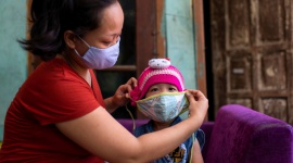 Pandemia COVID-19 to największy globalny kryzys dla dzieci w historii UNICEF , LIFESTYLE - W ostatnich dekadach udało się osiągnąć ogromny postęp w poprawie warunków życia najmłodszych. Niestety, pandemia COVID-19 niweczy te osiągnięcia w praktycznie każdej sferze życia dzieci, alarmuje UNICEF w 75. rocznicę powstania organizacji.